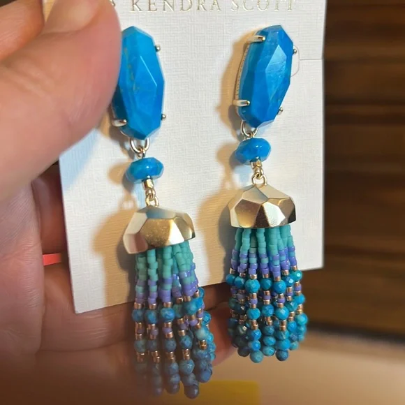 Brand New Kendra Scott Dove Gold Earrings - Picture 5 of 5